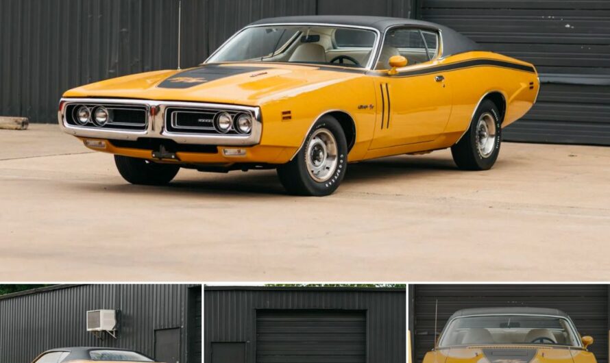 1971 Dodge Charger R/T with 426 Hemi Engine and 4-Speed Transmission