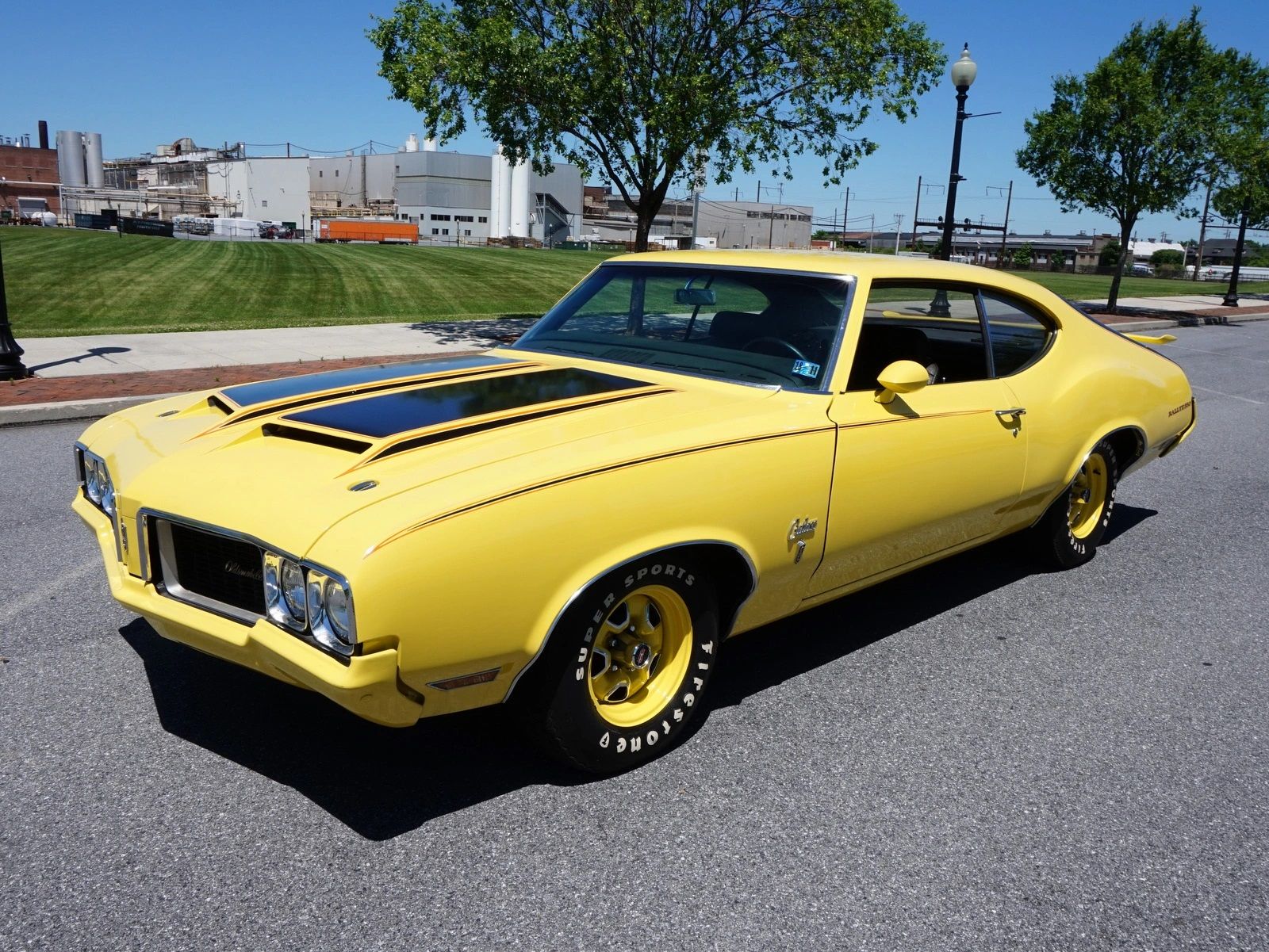 A parked 1970 Olds rallye 350