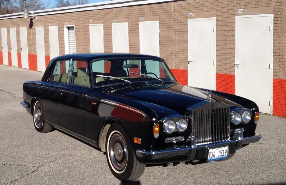 1971 Rolls Royce Silver Shadow (Black) - Front