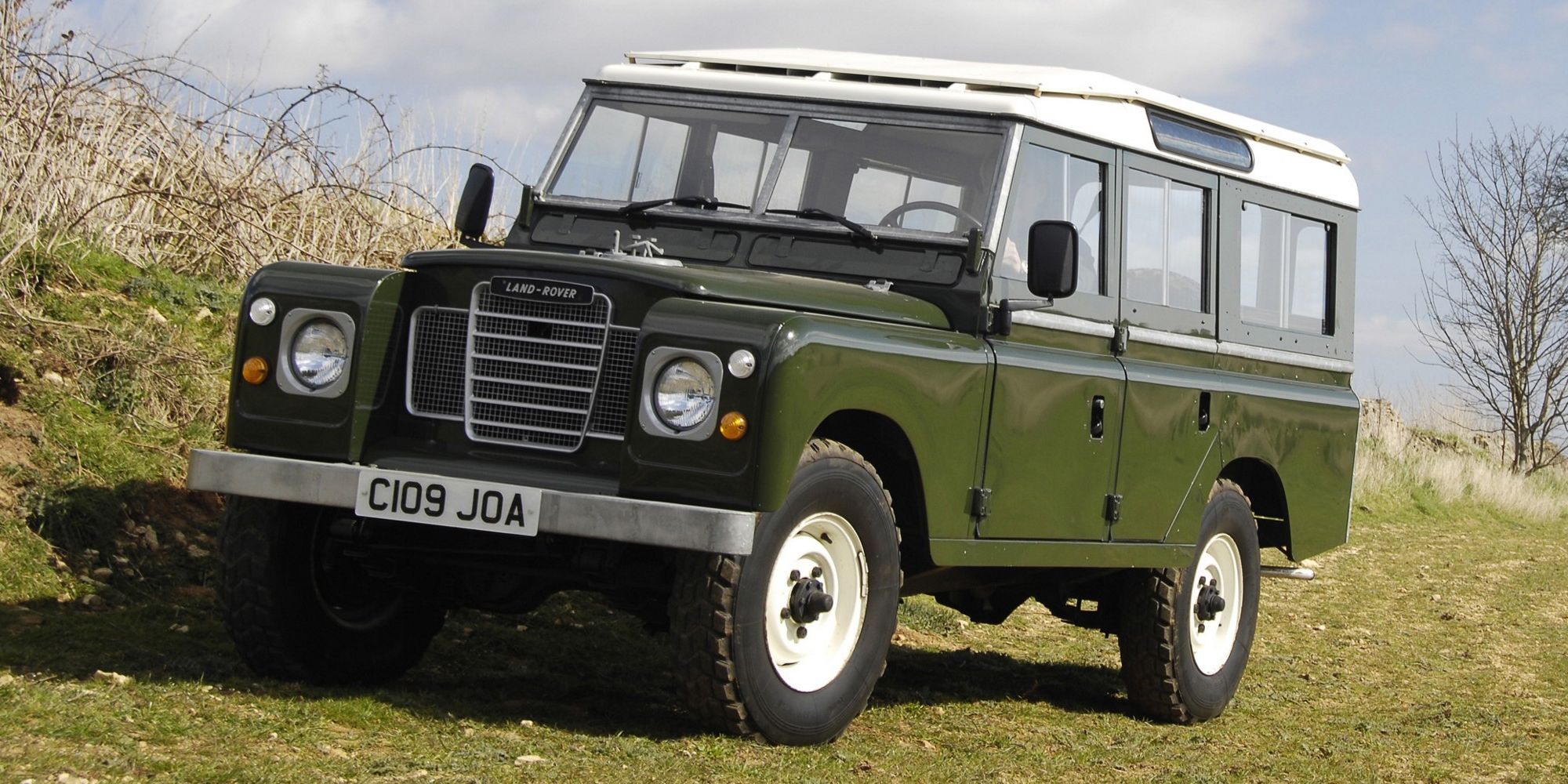 Front 3/4 view of a green Series III station wagon