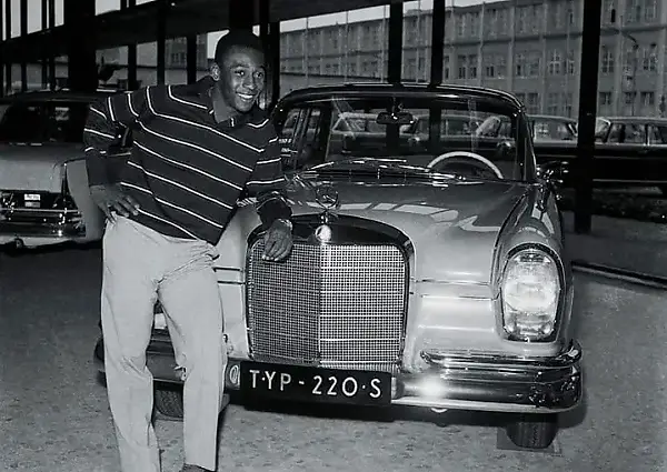 Pele Dies At 82, Received Many Car Gifts From Mercedes, VW, For His  Successes