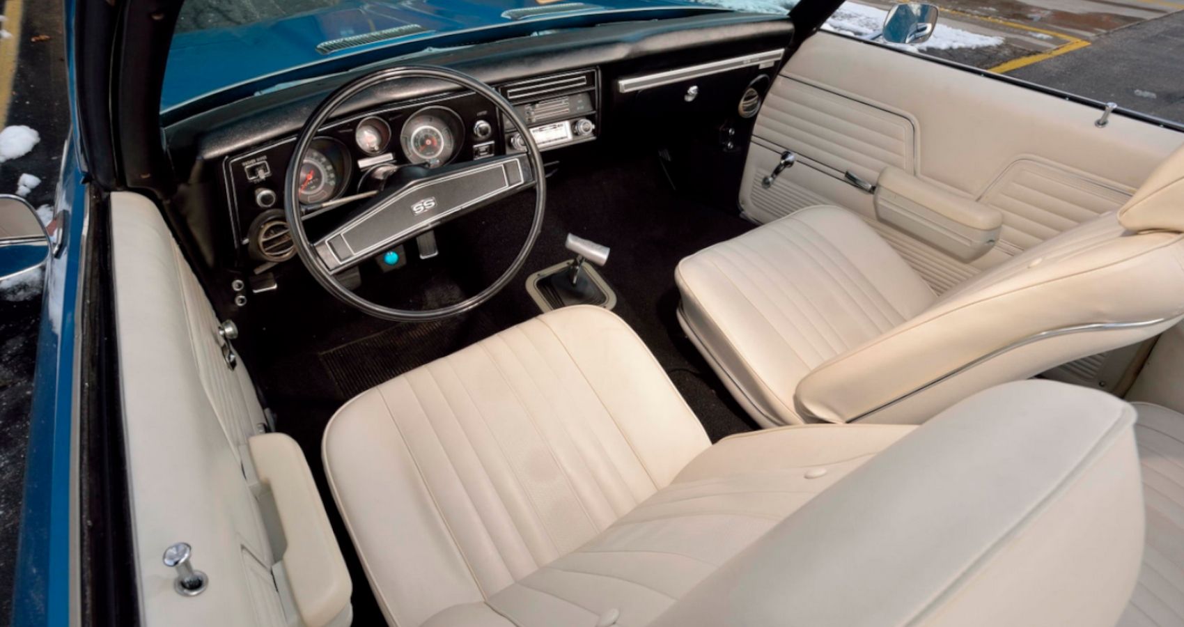 1969 Chevrolet Chevelle Convertible white interior