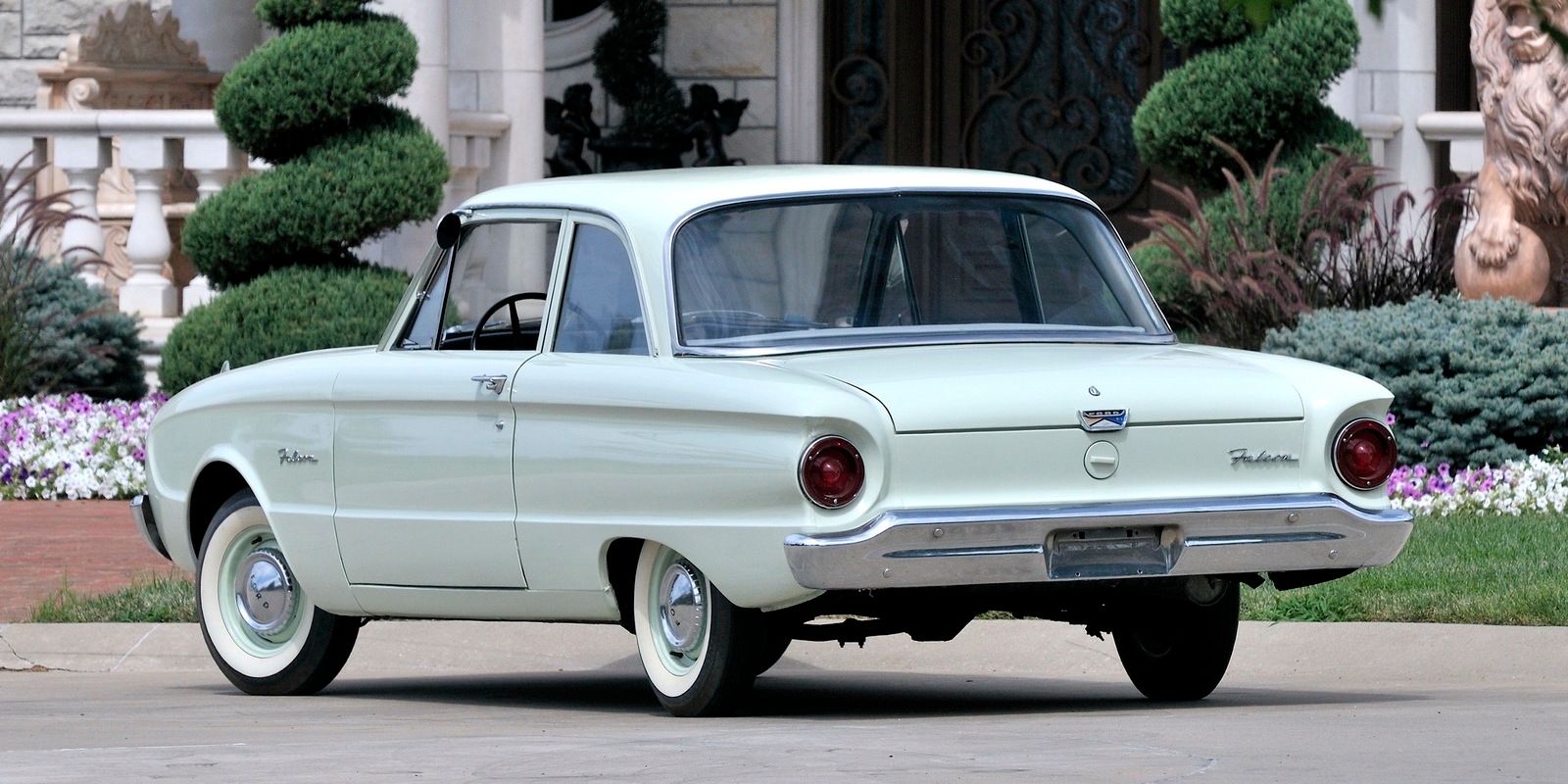 Ford_Falcon-na_1960_Rear View