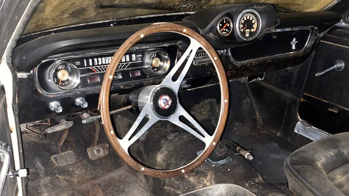 1965 Ford Mustang Shelby GT350 interior